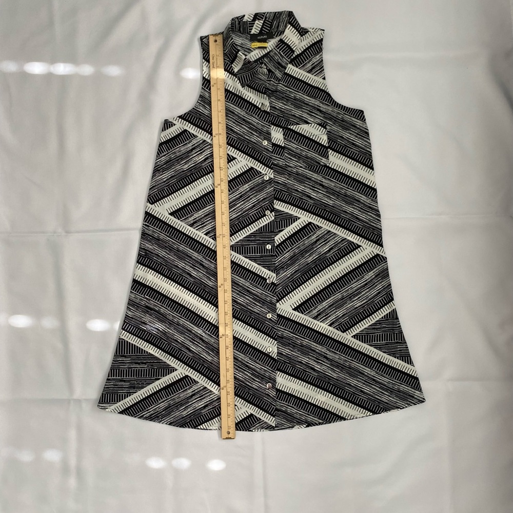 Like New! Alfani Dress Sleeveless - Picture 6 of 10
